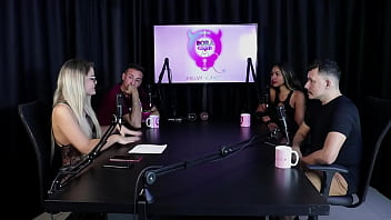 Viveram uma vida oculta no começo pegavam todo mundo em baladas e tinha medo nos atendimentos casal kaliente sheer red