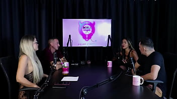 Viveram uma vida oculta no começo pegavam todo mundo em baladas e tinha medo nos atendimentos casal kaliente sheer red