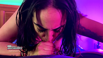 Brazilian babe tries to deepthroat