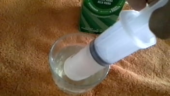 Sono Una Schiava Amante Dei Clisteri Soprattutto Di Vino Bianco E Freddo thumbnail