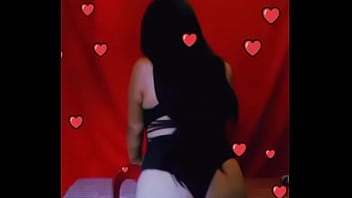 Se pone arrecha mientras chateamos