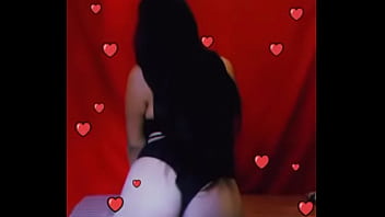 Se pone arrecha mientras chateamos