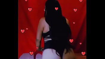 Se pone arrecha mientras chateamos