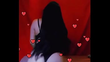 Se pone arrecha mientras chateamos