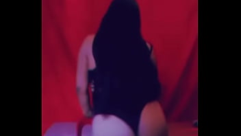 Se pone arrecha mientras chateamos