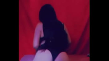 Se pone arrecha mientras chateamos