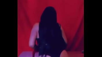 Se pone arrecha mientras chateamos