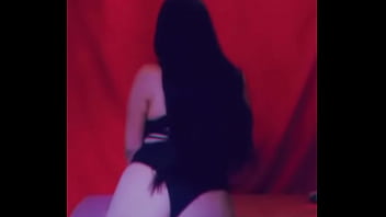 Se pone arrecha mientras chateamos