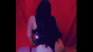 Se pone arrecha mientras chateamos