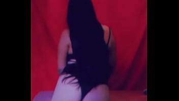 Se pone arrecha mientras chateamos