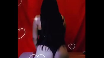 Se pone arrecha mientras chateamos