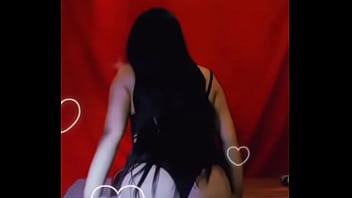 Se pone arrecha mientras chateamos