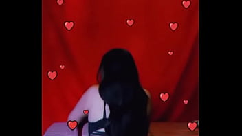 Se pone arrecha mientras chateamos