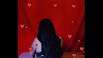 Se pone arrecha mientras chateamos