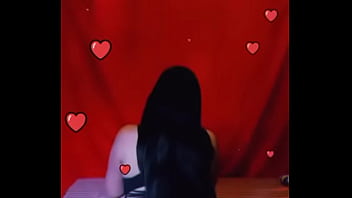 Se pone arrecha mientras chateamos