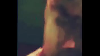 Gravei a loirinha chupando meu pintão