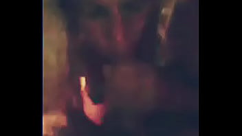 Gravei a loirinha chupando meu pintão