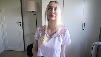 My horny roommate lets me use her pussy and cum inside her