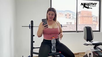 He masturbates in the gym when he talks to his lover