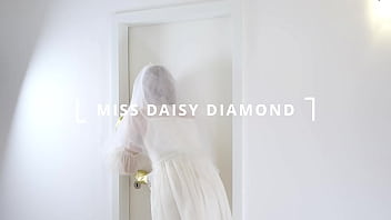 Bride masturbates on biggest cock before marriage squirt