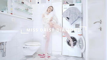 Bride masturbates on biggest cock before marriage squirt