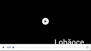 Loira novinha de meia brincando com dildo na cam