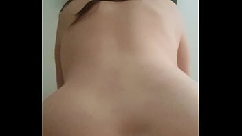 Me vecino me llevo a su cama