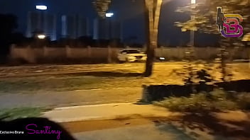 Brigou com o marido e disse que o primeiro que ela visse ia chupar o pau dito e feito a puta da bruna santiny mamou um cara na praça