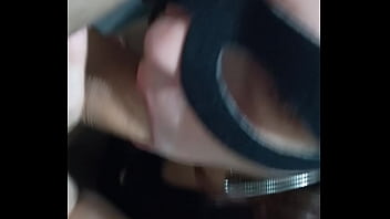 Safadoscasal mulher do corno me fazendo boquete escondido na casa corno