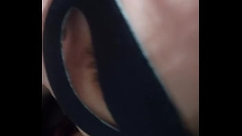 Safadoscasal mulher do corno me fazendo boquete escondido na casa corno