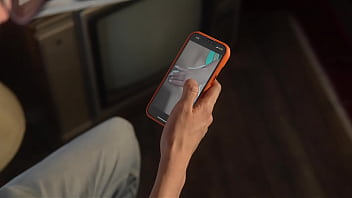 Hermosa latina petite cabalga la enorme polla de su fotógrafo con su estrecho coño rómpeme todo el culo