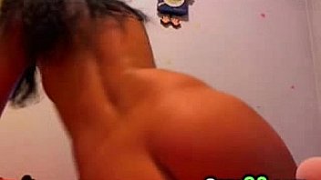 Young romanian cam girl showing her hot ass camg8