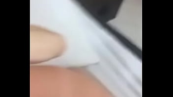 Novinha sentando forte