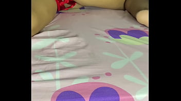 Chupando verga hasta hacerlo venir bien riko