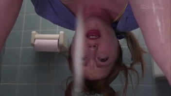 A jovem e os sussurros do casarão legendado em português