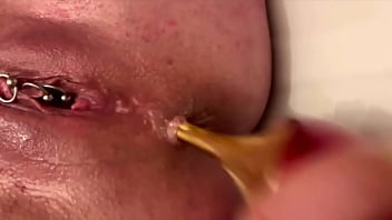 Anal masturbate by gold high heels and fingering asshole and juice pussy and ride asshole on heels