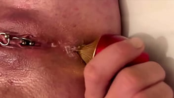 Anal masturbate by gold high heels and fingering asshole and juice pussy and ride asshole on heels