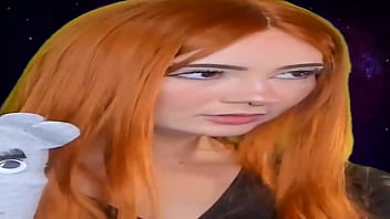 Gostosinha sem pudor arrotando