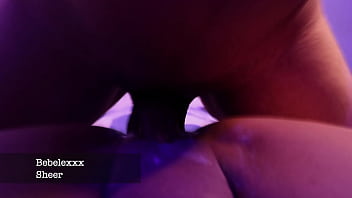 Putita se lubrica la concha y pide leche