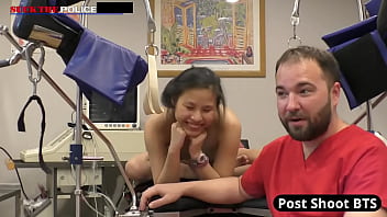 Slutty smuggler fucks for freedom raya nguyen