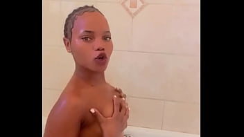 Vem tomar banho comigo