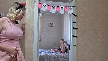 Spying on two lesbian twins – they notice me and keep playing