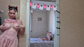 Spying on two lesbian twins – they notice me and keep playing