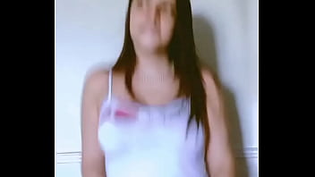 Será que mamãe sabe o que a filhinha posta na net kkkk