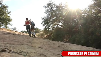 Sexy milf mindi mink eats blonde samantha rone's wet cunt in the wild