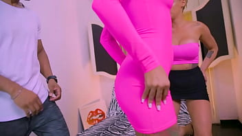 Sortudo vai se dar bem com duas mulheres casadas