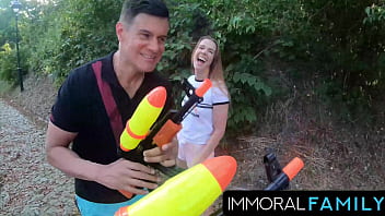 Johnny nitro & porno dan spray & fuck czech babe alexis crystal