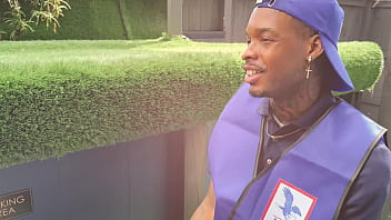 Delivery man drops off more than a parcel to la la valentine