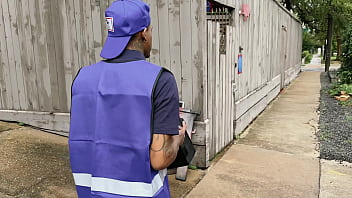 Delivery man drops off more than a parcel to la la valentine