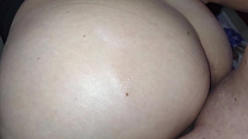 This milf knows how to work her ass